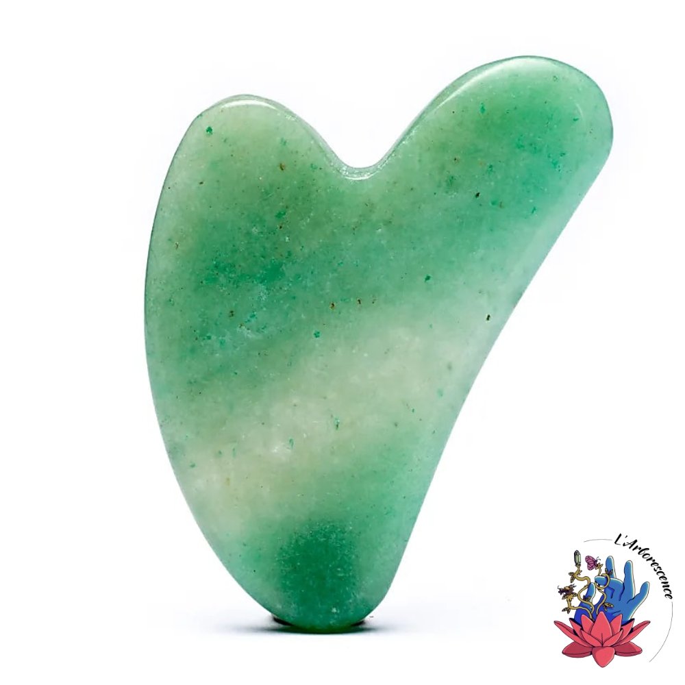 La Pierre de Massage Gua Sha en Aventurine Verte est inspirée de la technique de guérison chinoise ancienne. Ce rituel naturel améliore la circulation sanguine, stimule le chi et libère les toxines. Utilisez-la pour masser le visage, les épaules, les bras ou les jambes, et redonnez à votre peau son éclat naturel et sa santé.