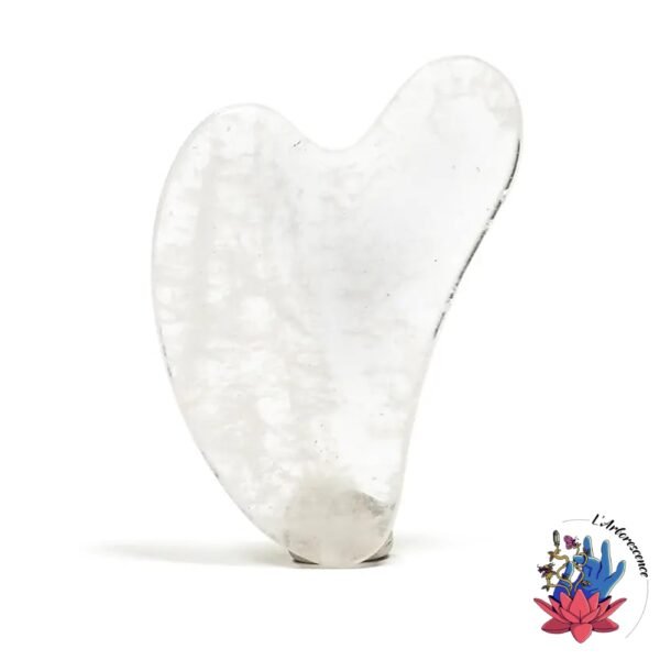 La Pierre de Massage Gua Sha en Quartz Clair s’inspire d’une technique de guérison chinoise ancienne. Ce rituel naturel améliore la circulation sanguine, stimule le chi, et libère les toxines. Utilisez cette pierre pour masser le visage, les épaules, les bras et les jambes, réduisant ainsi les irrégularités cutanées et ravivant l’éclat naturel de votre peau.